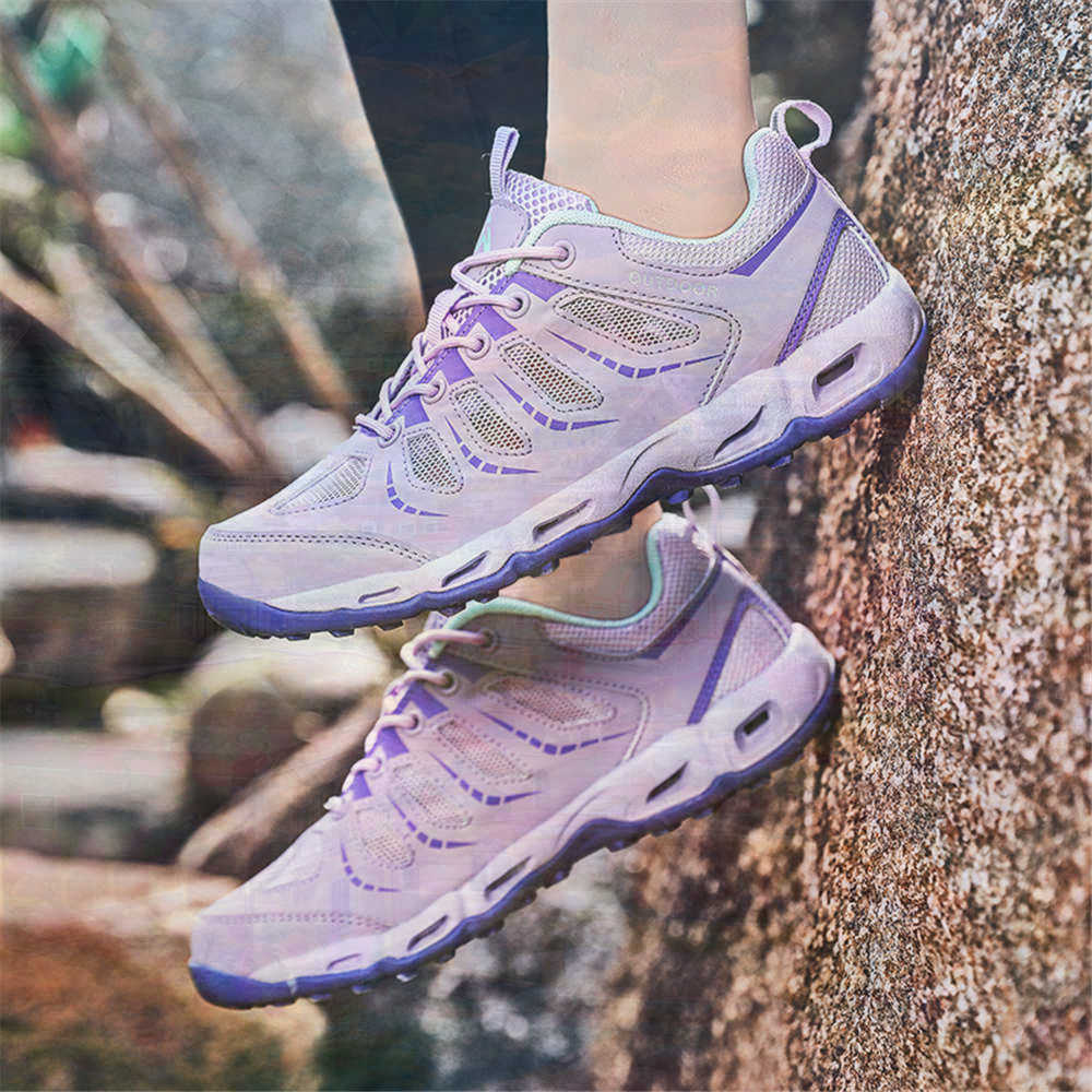 Sumer Round Tip Silver Sneaker - Home Office For Two 评论和价格